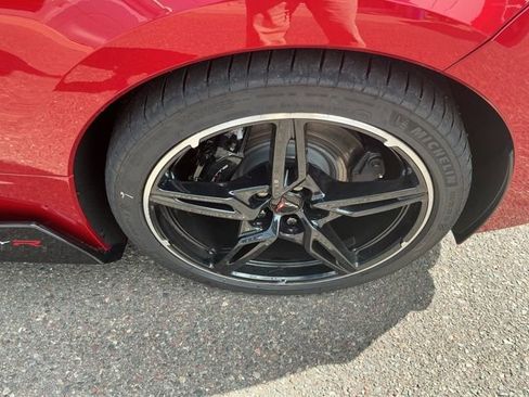 Used 2024 Chevrolet Corvette Stingray Premium Cpe w/ Z51 Performance Package RWD image 33