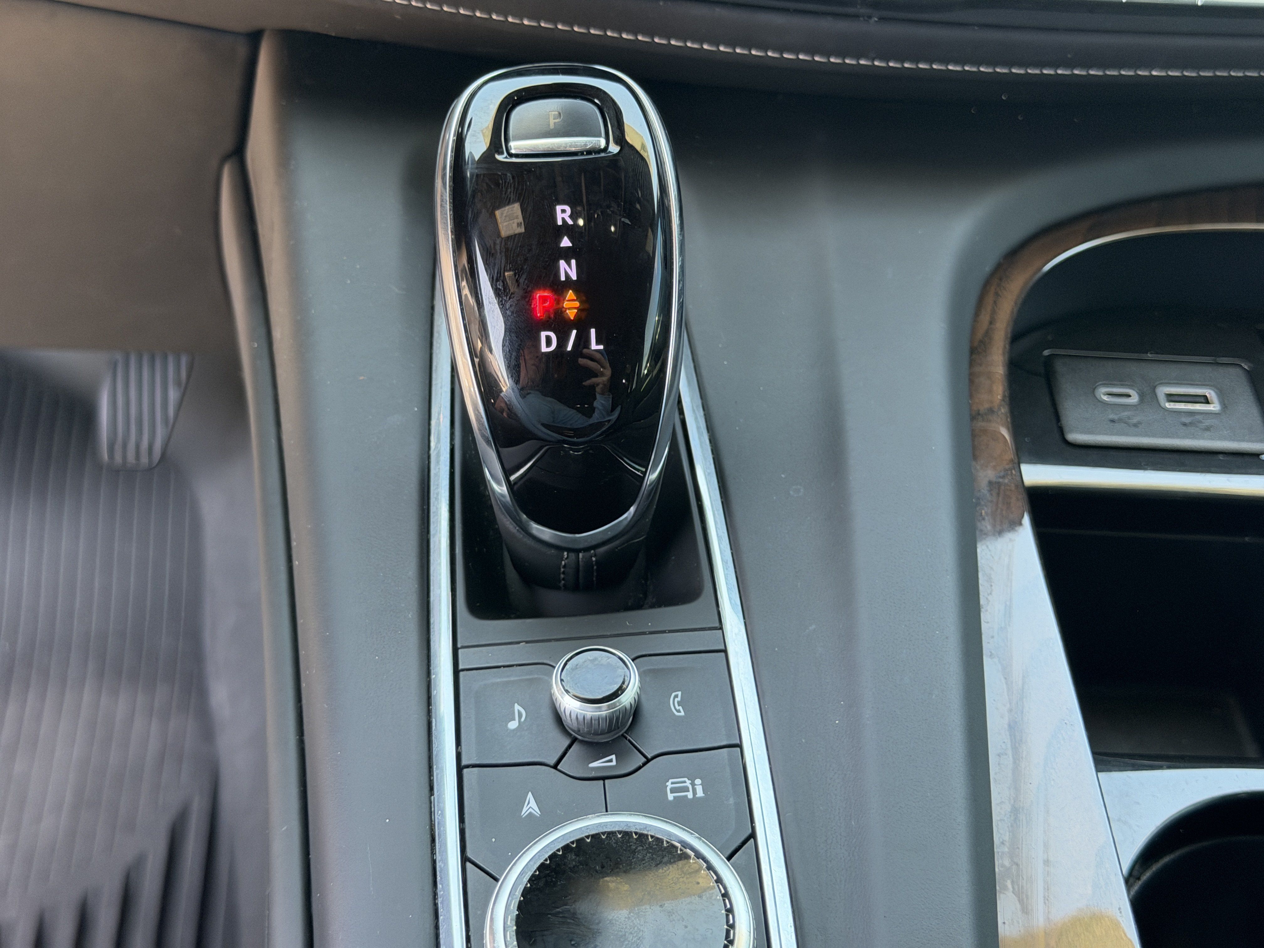 Certified 2024 Cadillac Escalade ESV Sport Platinum w/ LPO, ONYX Package AWD/4WD image 28