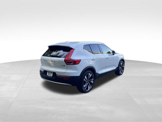 Used 2023 Volvo XC40 B5 Plus w/ Protection Package Premier AWD/4WD image 8