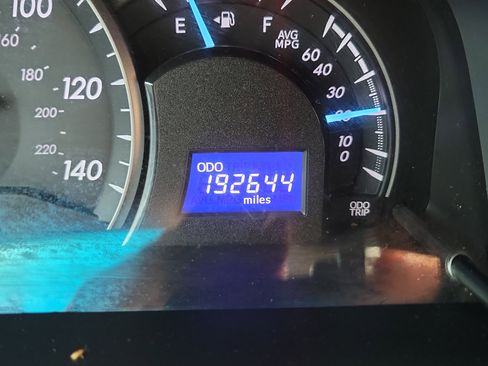 Used 2015 Toyota Camry LE image 25