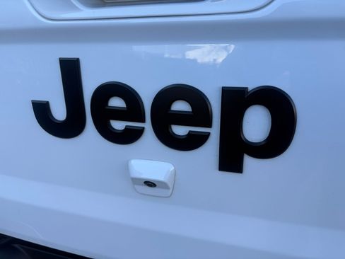 Used 2023 Jeep Gladiator Overland image 28