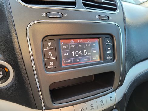 Used 2020 Dodge Journey SE w/ SE Popular Equipment Group FWD image 30