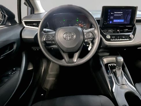 Used 2025 Toyota Corolla LE FWD image 6