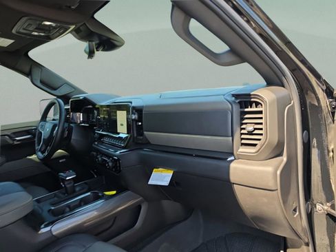 Used 2025 Chevrolet Silverado 1500 ZR2 w/ Technology Package AWD/4WD image 27