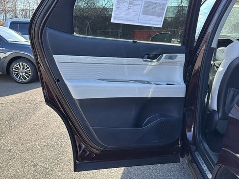 Used 2023 Hyundai Palisade Calligraphy image 24