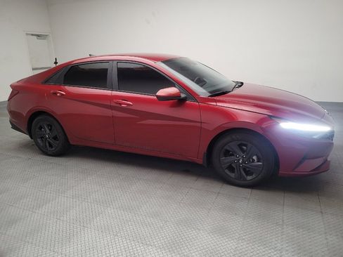 Used 2023 Hyundai Elantra SEL image 11