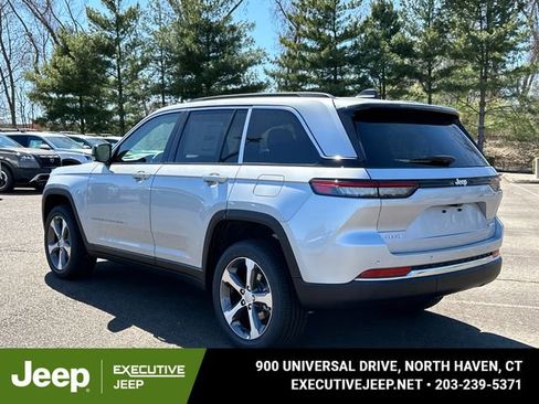 New 2025 Jeep Grand Cherokee Limited image 4