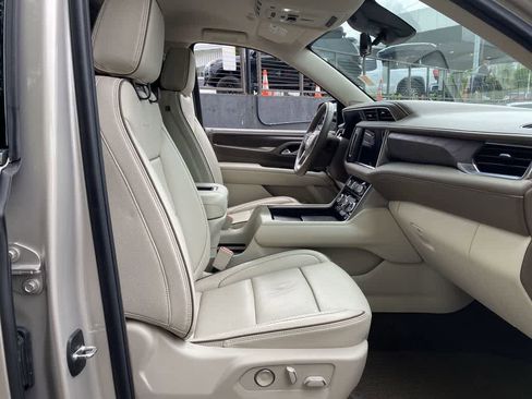 Used 2024 GMC Yukon XL Denali w/ Advanced Technology Package AWD/4WD image 18