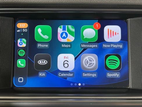 Used 2018 Kia Optima EX w/ Premium Package image 3