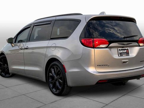 Used 2019 Chrysler Pacifica Limited w/ Advanced Safetytec Group FWD image 12