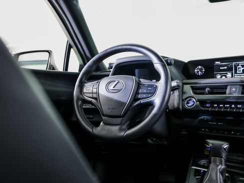 Used 2019 Lexus UX 250h w/ Premium Package image 26