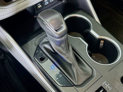 Used 2024 Toyota Highlander XLE image 26