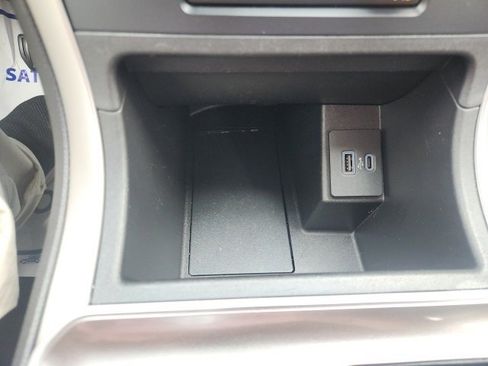 Used 2023 Ford Edge SEL image 25