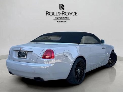 Used 2021 Rolls-Royce Dawn RWD image 3