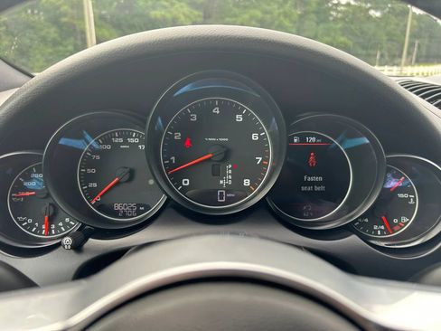 Used 2017 Porsche Cayenne AWD/4WD image 17