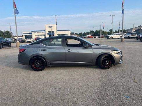 Used 2020 Nissan Sentra SR w/ Premium Package FWD image 9