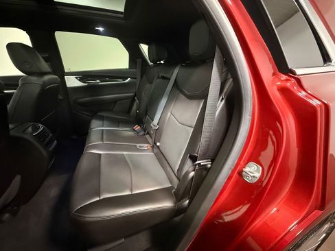 Used 2024 Cadillac XT5 Premium Luxury image 8