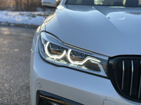 Used 2017 BMW 750i xDrive image 12