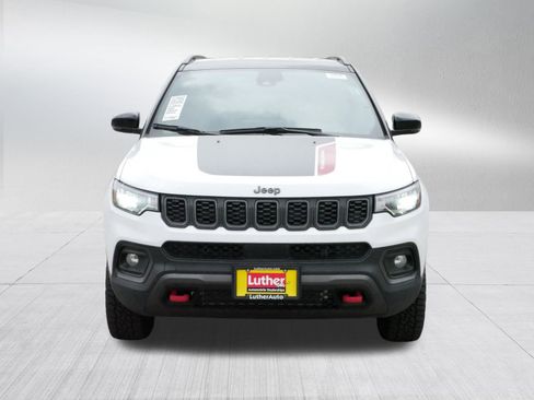 Used 2024 Jeep Compass Trailhawk image 2