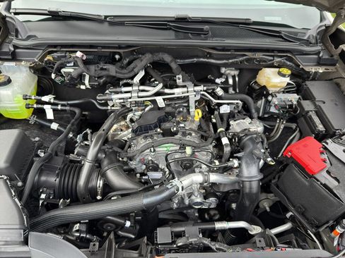 New 2025 Ford Ranger Lariat w/ FX4 Off-Road Package image 36