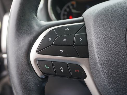 Used 2019 Jeep Grand Cherokee Limited AWD/4WD image 18