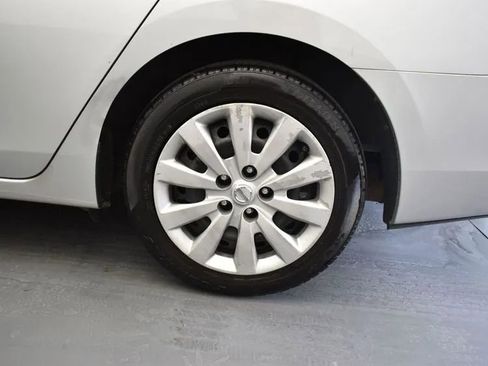 Used 2013 Nissan Sentra SV image 32