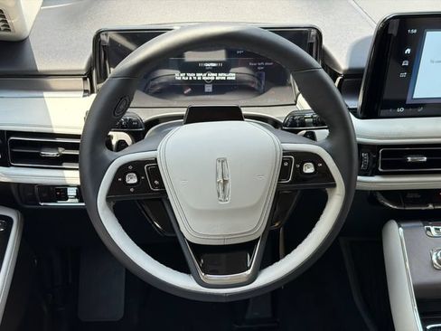 New 2026 Lincoln Aviator 2WD w/ Jet Appearance Package image 24