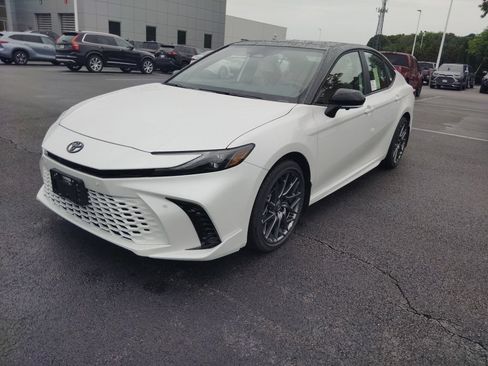 New 2026 Toyota Camry Hybrid AWD/4WD image 2
