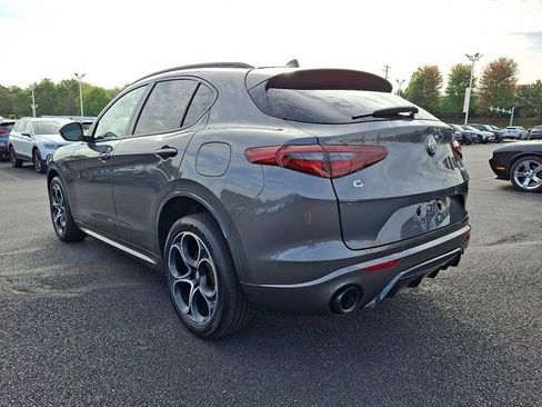 Used 2022 Alfa Romeo Stelvio Veloce image 4
