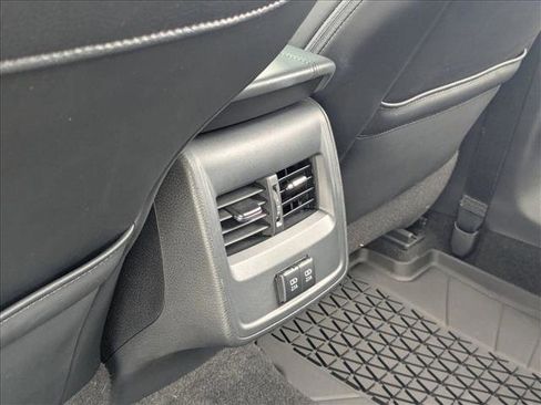 Used 2019 Toyota Avalon XLE image 17