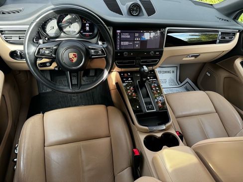 Used 2024 Porsche Macan image 21