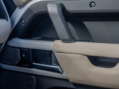 Used 2024 Land Rover Defender 130 S image 14