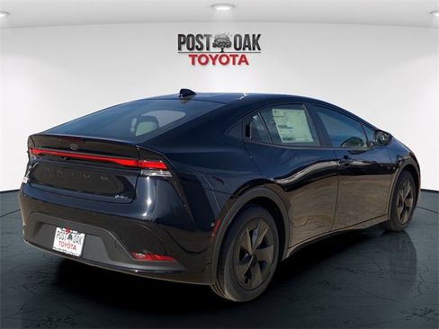 New 2026 Toyota Prius LE image 7