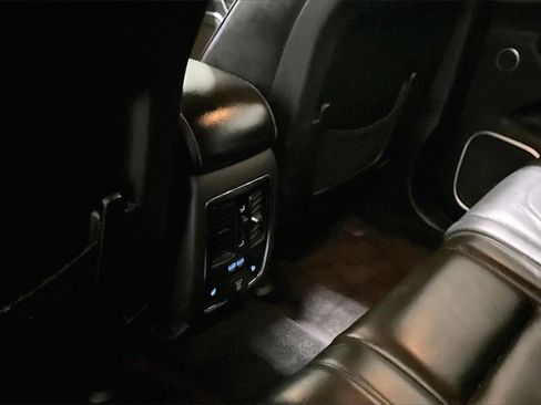 Used 2015 Jeep Grand Cherokee Overland w/ Advanced Technology Group image 10