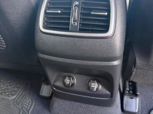 Used 2020 Kia Sorento LX FWD image 26