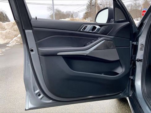 Used 2024 BMW X5 xDrive40i w/ Premium Package image 22