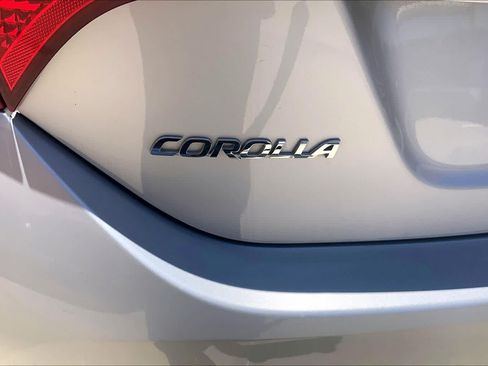 Used 2019 Toyota Corolla LE FWD image 33