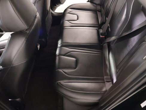 Used 2024 Hyundai Elantra Limited image 13