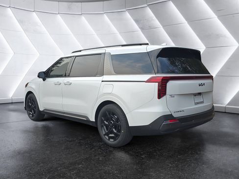 New 2026 Kia Carnival SX Prestige FWD image 3