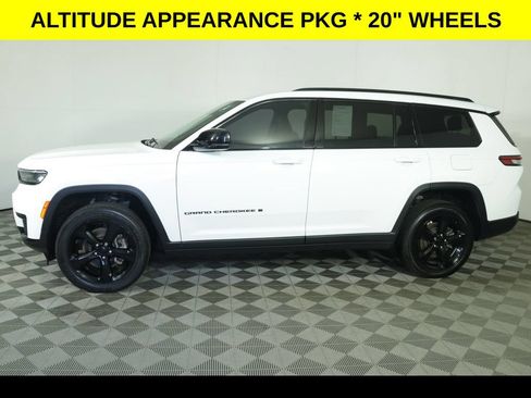 Used 2023 Jeep Grand Cherokee L Laredo AWD/4WD image 6