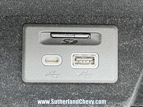 Used 2021 Cadillac Escalade Premium Luxury w/ LPO, Illumination Package image 34