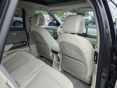 Used 2024 Genesis GV60 RWD image 16