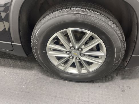 Used 2023 Chevrolet Traverse LT image 28