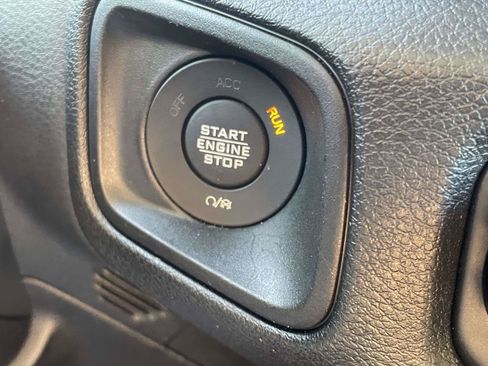 Used 2024 Jeep Wrangler Unlimited w/ LED Headlamp & Fog Lamp Group AWD/4WD image 10