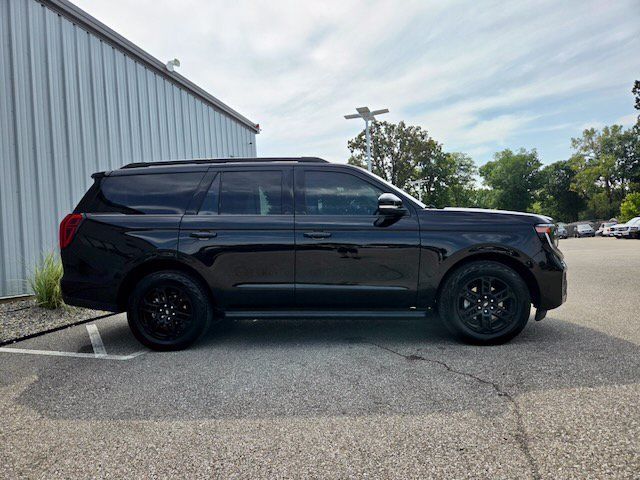 Used 2025 Ford Expedition Active AWD/4WD image 7