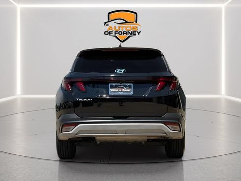 Used 2025 Hyundai Tucson SE FWD image 3