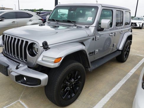 Used 2021 Jeep Wrangler Unlimited Sahara AWD/4WD image 2