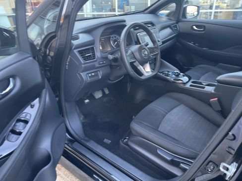 Used 2018 Nissan Leaf SV w/ Protection Package image 13