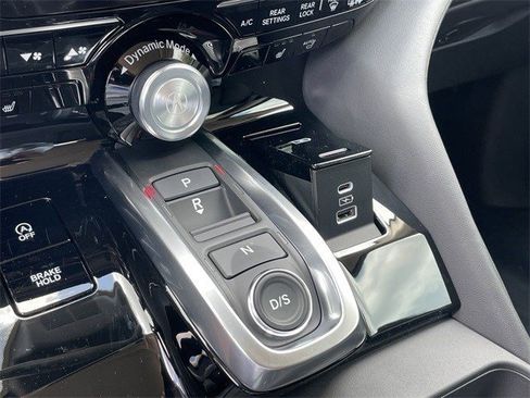 Certified 2025 Acura MDX FWD w/ Technology Package image 17