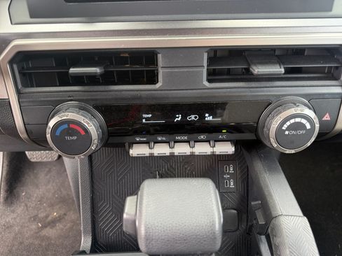 Used 2025 Toyota 4Runner SR5 AWD/4WD image 12